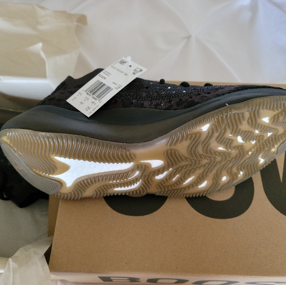 Yeezy Boost 380 - Picture 6 of 8